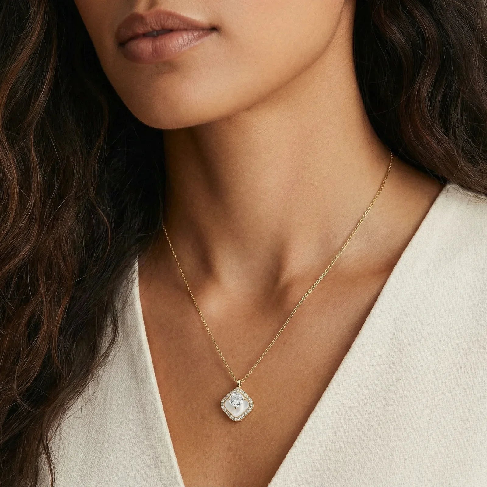 TALISMAN CLOVER NECKLACE