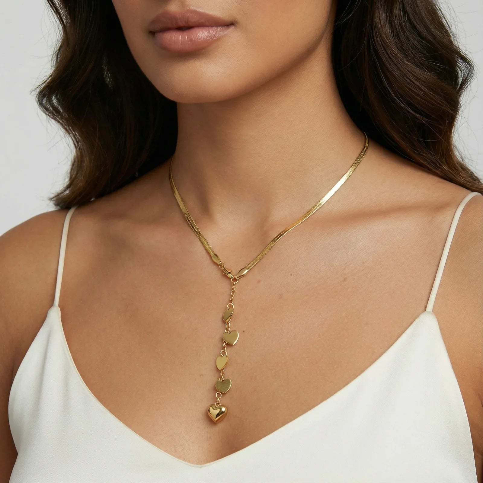 LINEAR HEART DROP NECKLACE