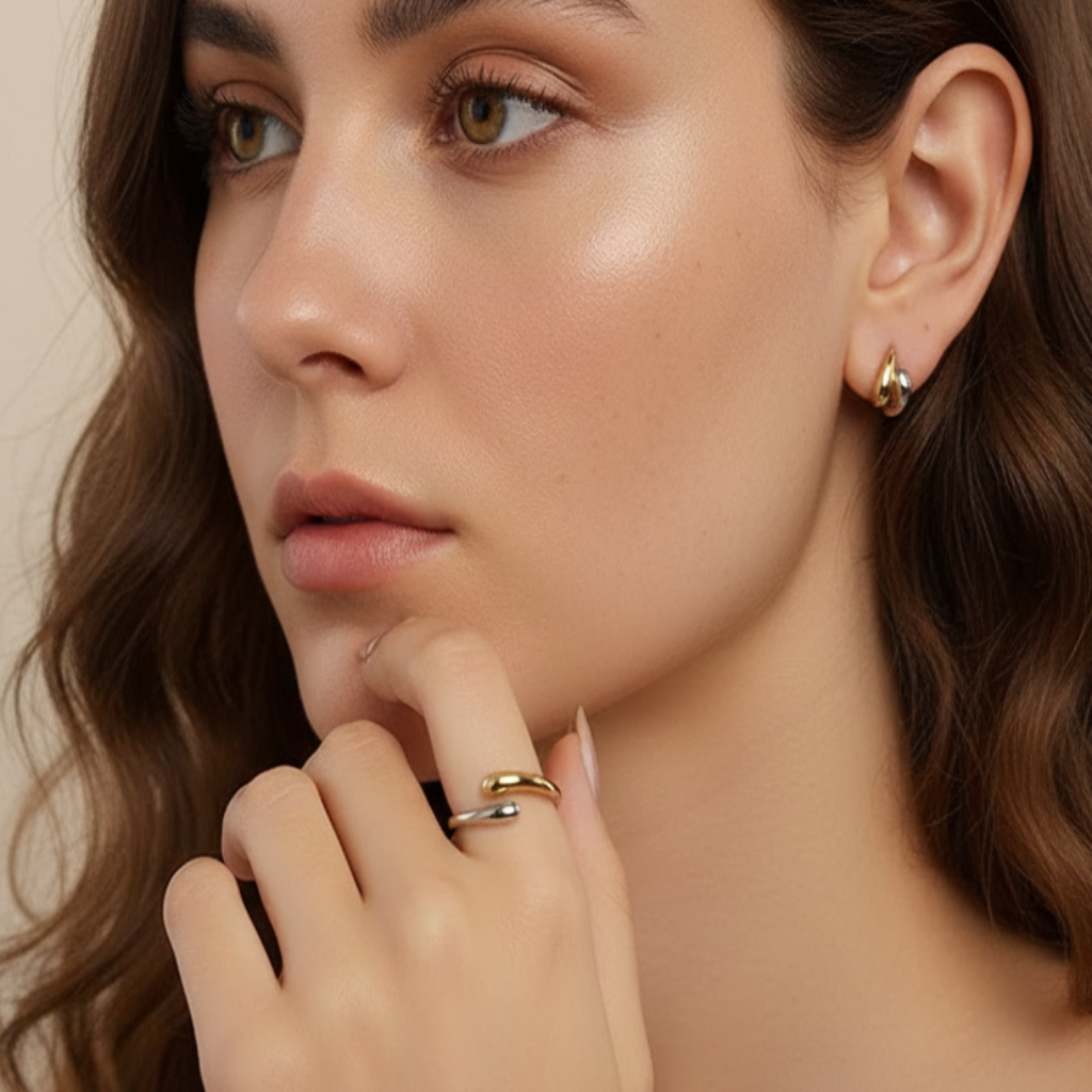 AURORA ENTWINE TEARDROP RING